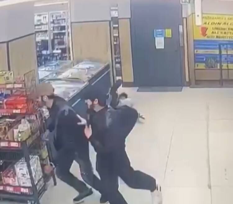 K U C U K C E K M E C E’ D E K E N D I L E R I N D E N S U P H E L E N E 1245606 370593